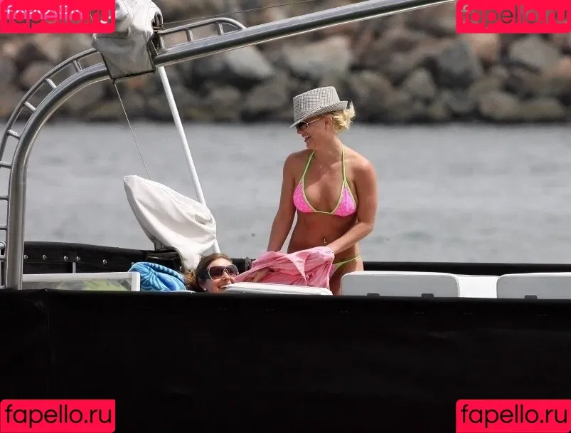 Britney Spears / britneyspears / xoxobritneyj Onlyfans Photo Gallery 