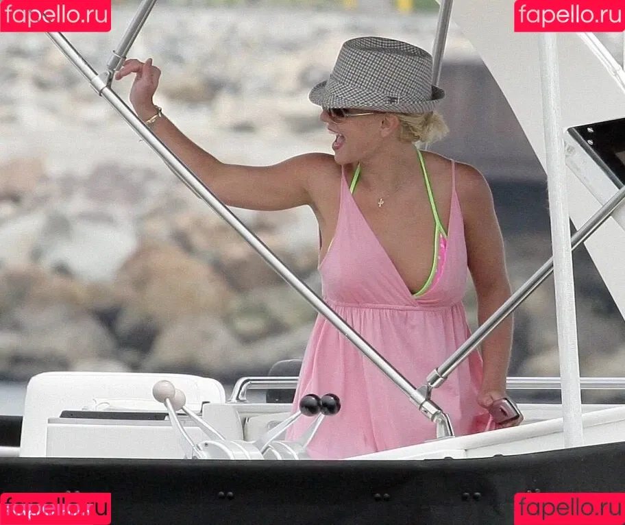 Britney Spears / britneyspears / xoxobritneyj Onlyfans Photo Gallery 