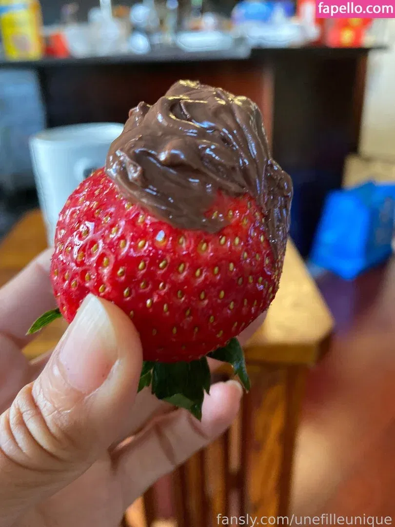 fille___de___06 / unefilleunique Onlyfans Photo Gallery 