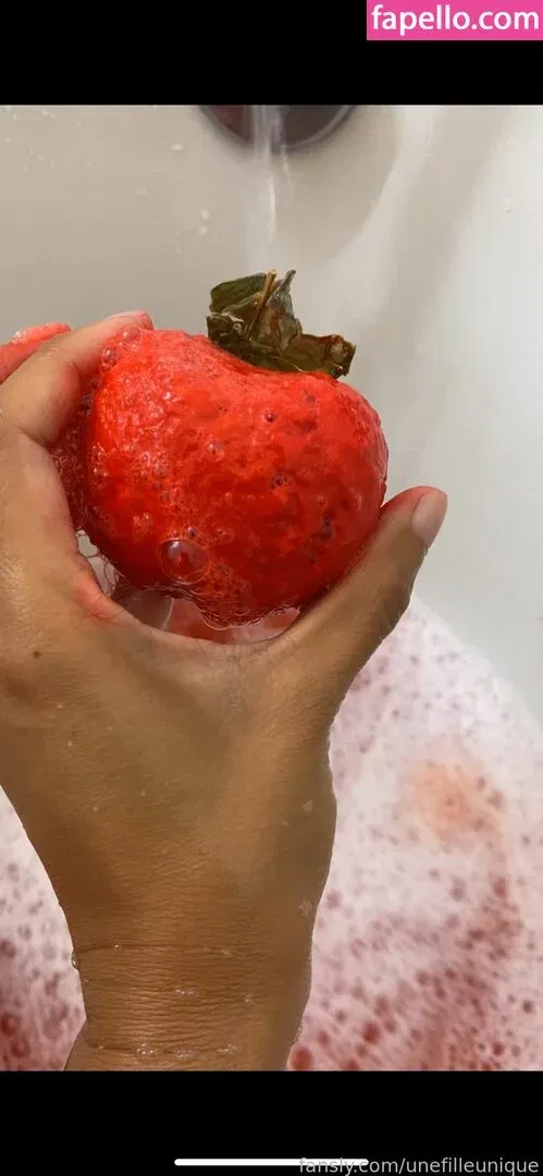 fille___de___06 / unefilleunique Onlyfans Photo Gallery 