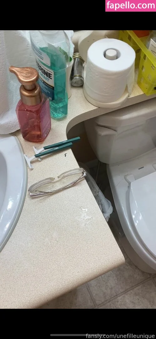 fille___de___06 / unefilleunique Onlyfans Photo Gallery 