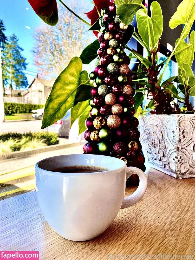 fille___de___06 / unefilleunique Onlyfans Photo Gallery 