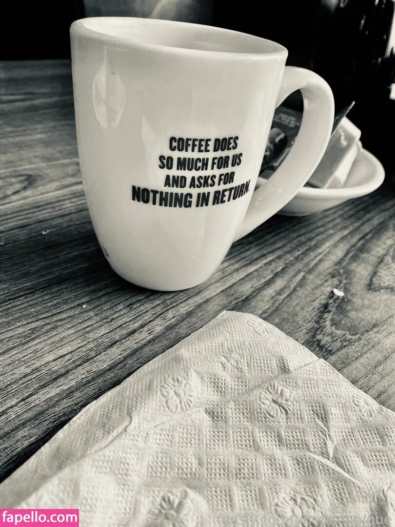 fille___de___06 / unefilleunique Onlyfans Photo Gallery 