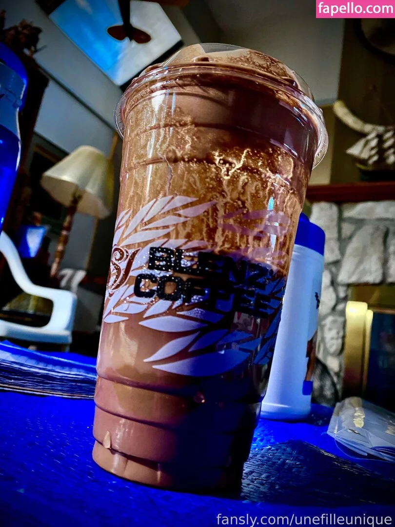 fille___de___06 / unefilleunique Onlyfans Photo Gallery 