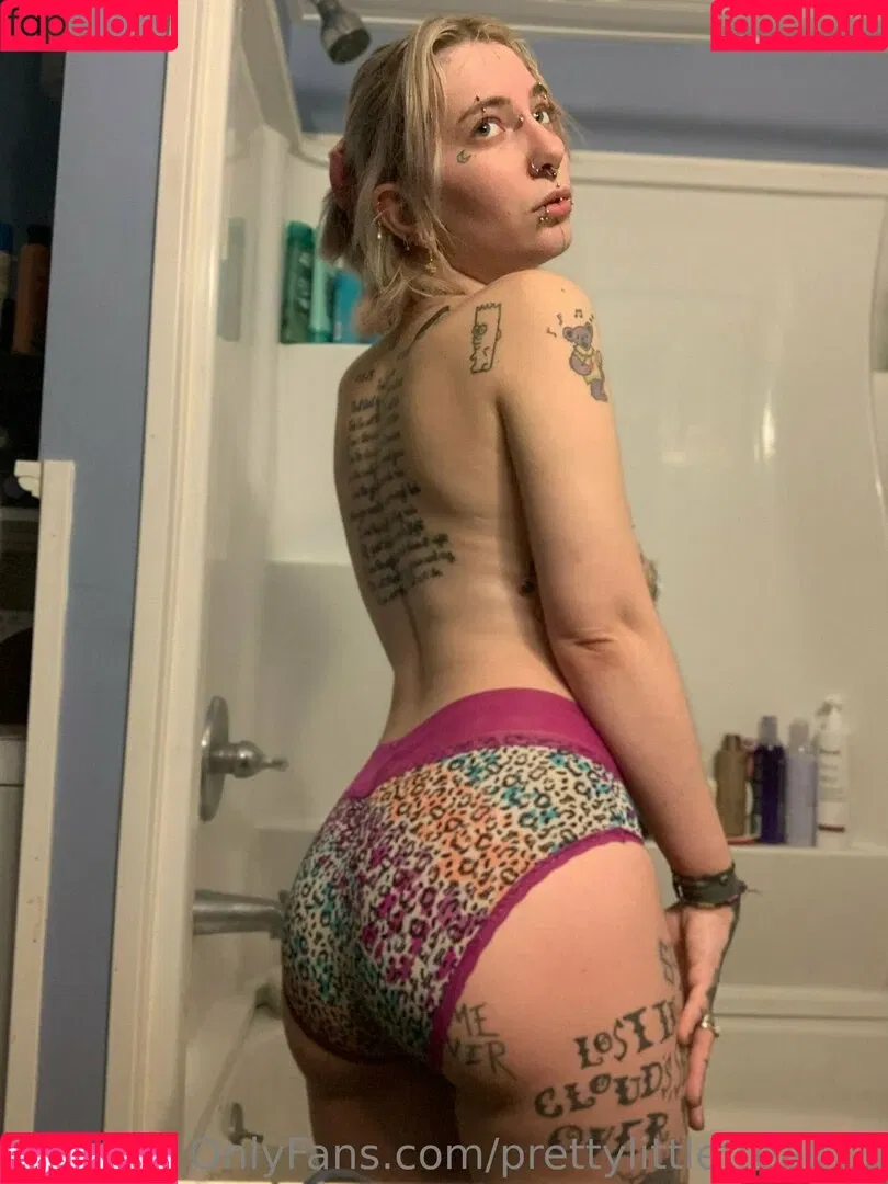pre.ttylil13 / prettylittlefreak13 Onlyfans Photo Gallery 