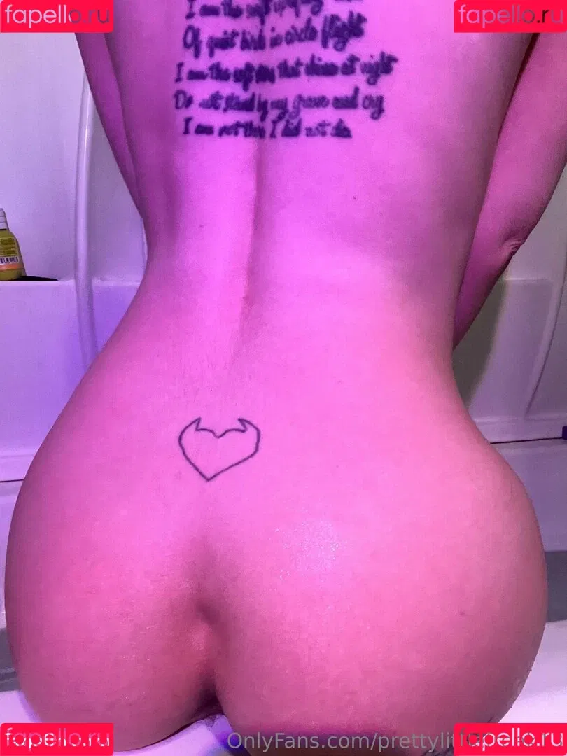 pre.ttylil13 / prettylittlefreak13 Onlyfans Photo Gallery 