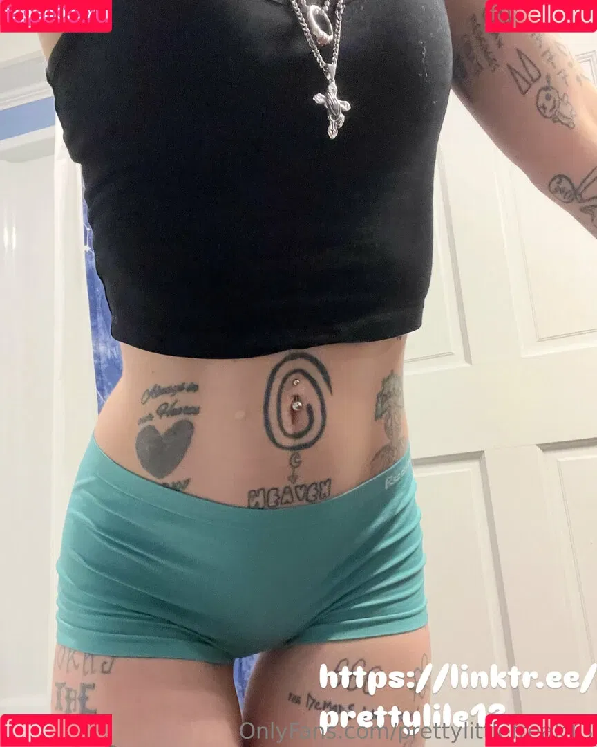 pre.ttylil13 / prettylittlefreak13 Onlyfans Photo Gallery 