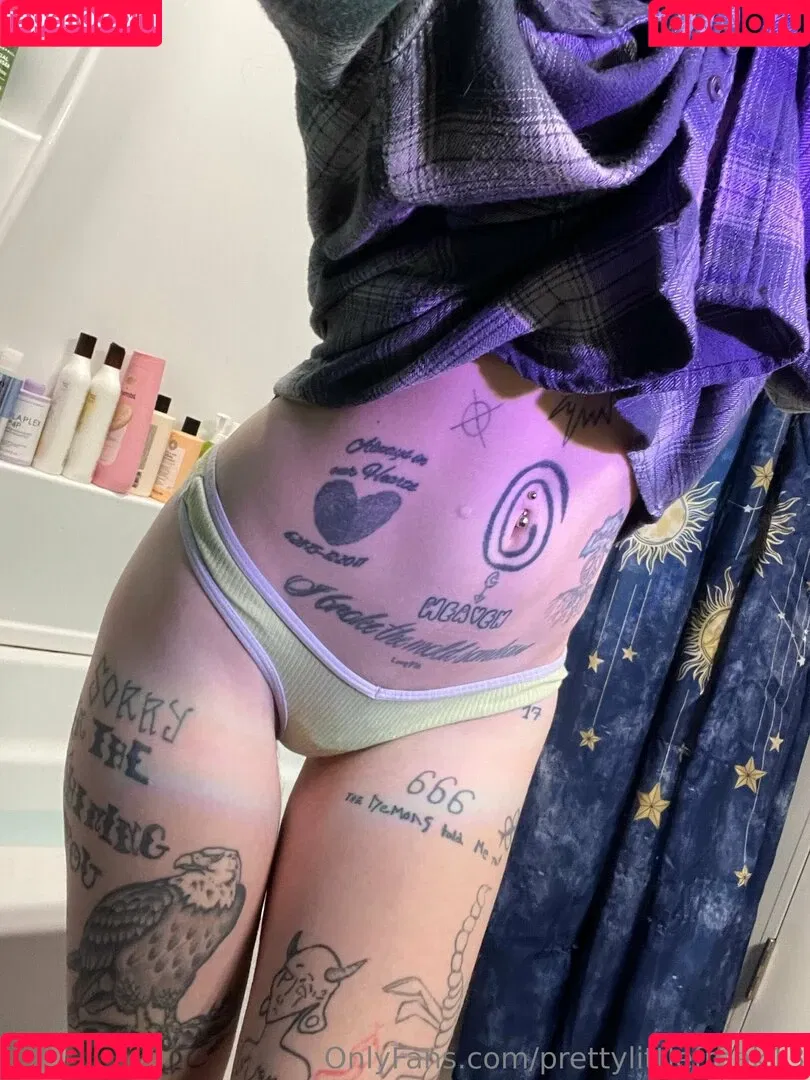 pre.ttylil13 / prettylittlefreak13 Onlyfans Photo Gallery 