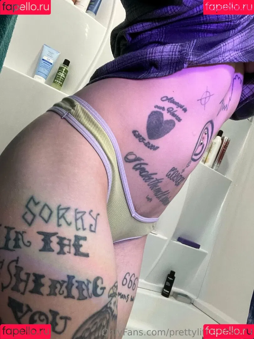 pre.ttylil13 / prettylittlefreak13 Onlyfans Photo Gallery 