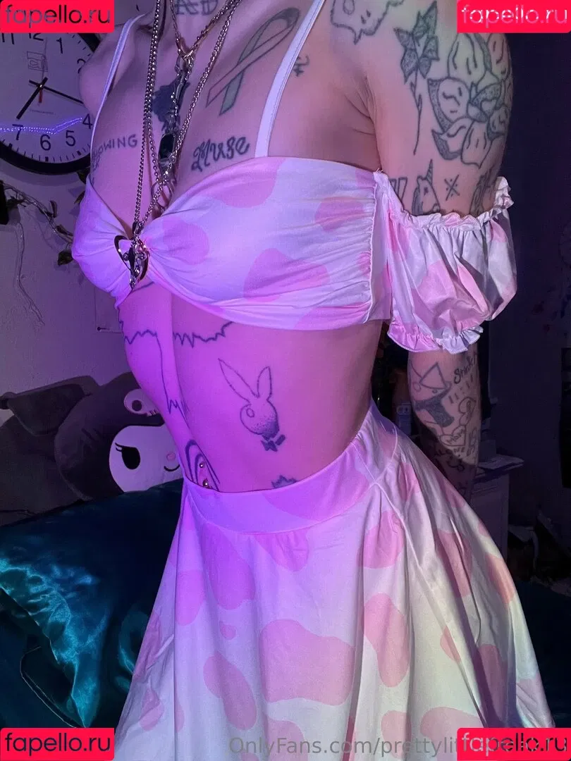 pre.ttylil13 / prettylittlefreak13 Onlyfans Photo Gallery 