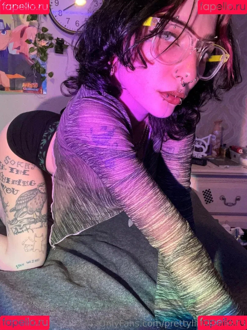 pre.ttylil13 / prettylittlefreak13 Onlyfans Photo Gallery 