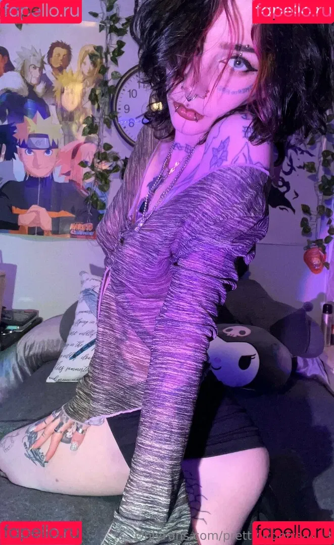pre.ttylil13 / prettylittlefreak13 Onlyfans Photo Gallery 