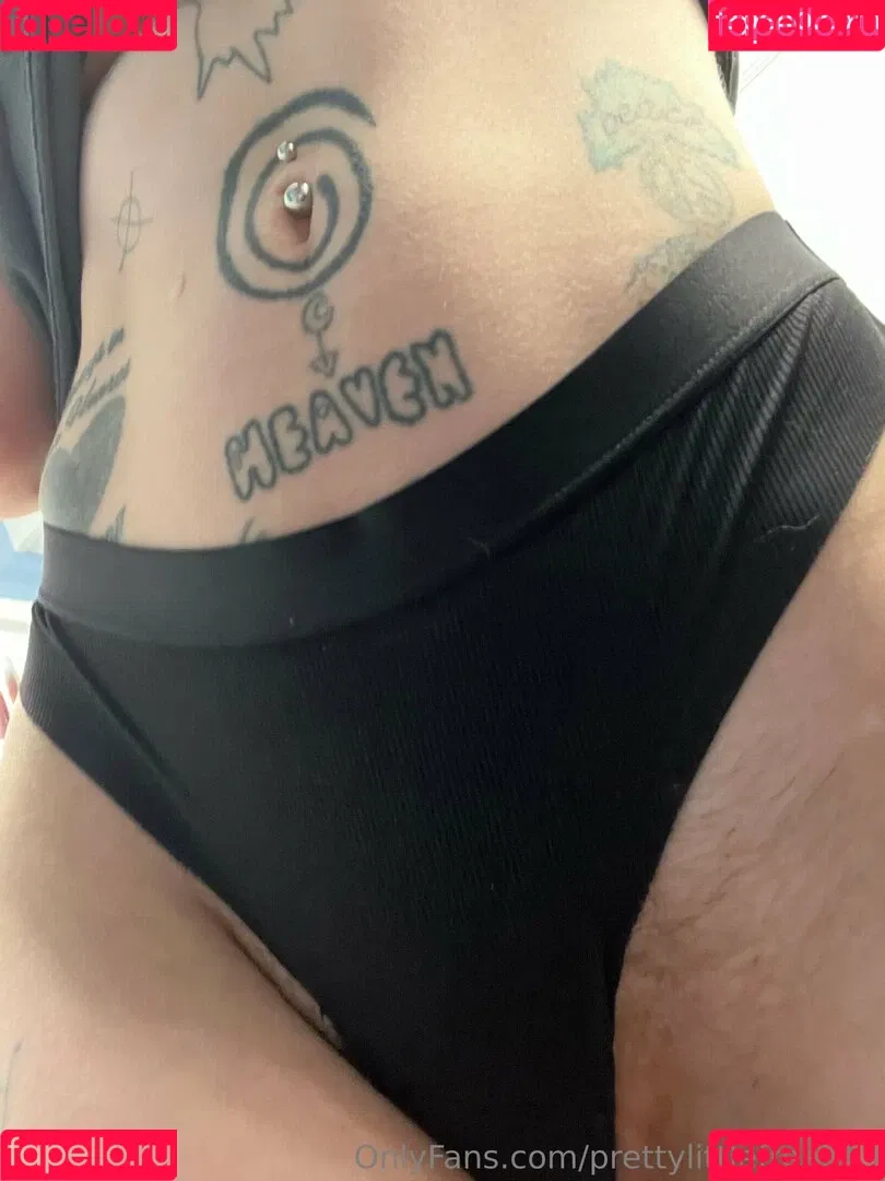 pre.ttylil13 / prettylittlefreak13 Onlyfans Photo Gallery 