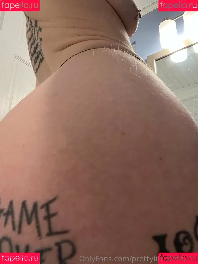 pre.ttylil13 / prettylittlefreak13 Onlyfans Photo Gallery 