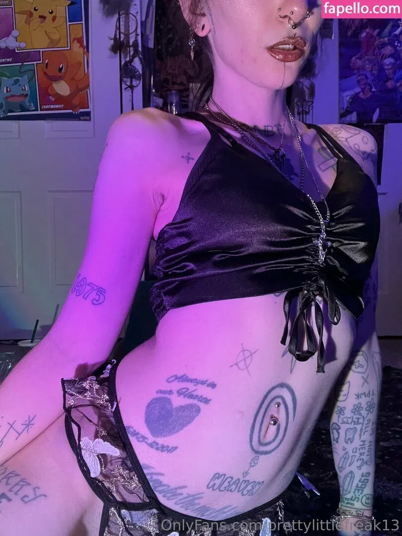 pre.ttylil13 / prettylittlefreak13 Onlyfans Photo Gallery 