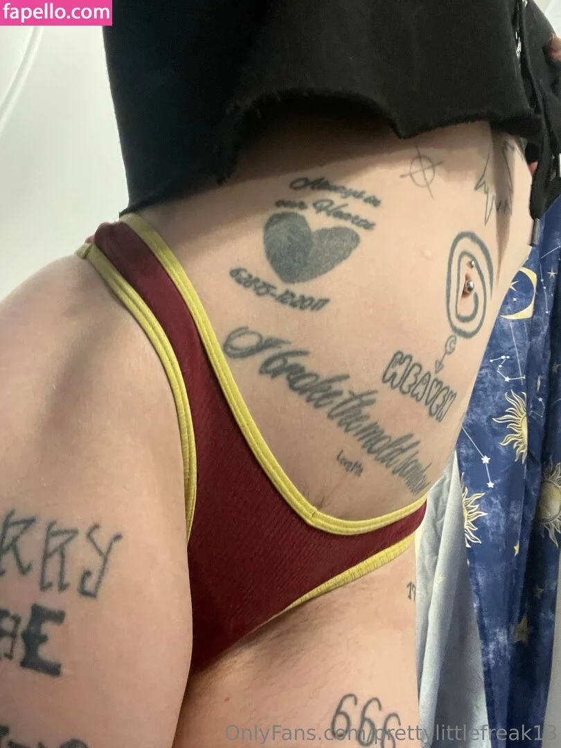 pre.ttylil13 / prettylittlefreak13 Onlyfans Photo Gallery 