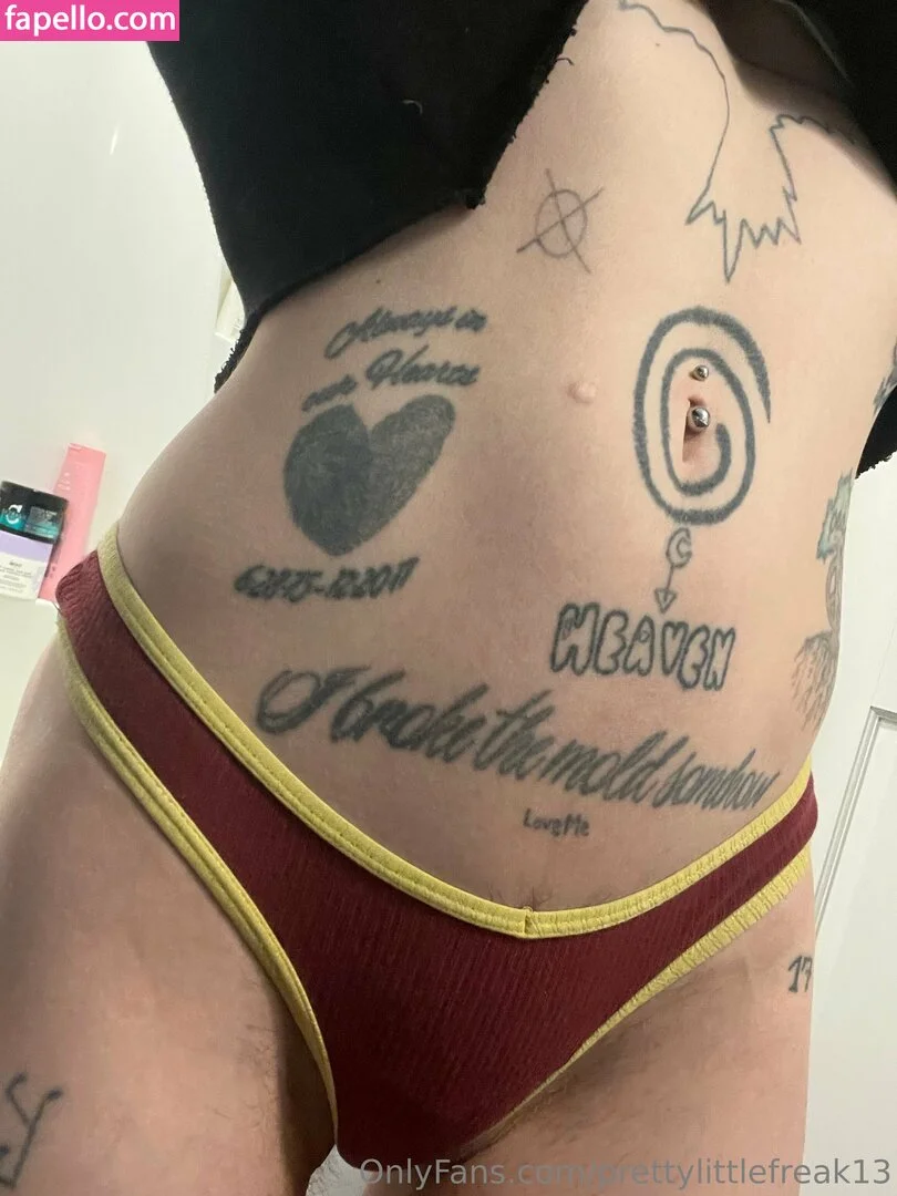 pre.ttylil13 / prettylittlefreak13 Onlyfans Photo Gallery 