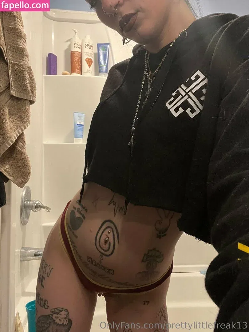 pre.ttylil13 / prettylittlefreak13 Onlyfans Photo Gallery 