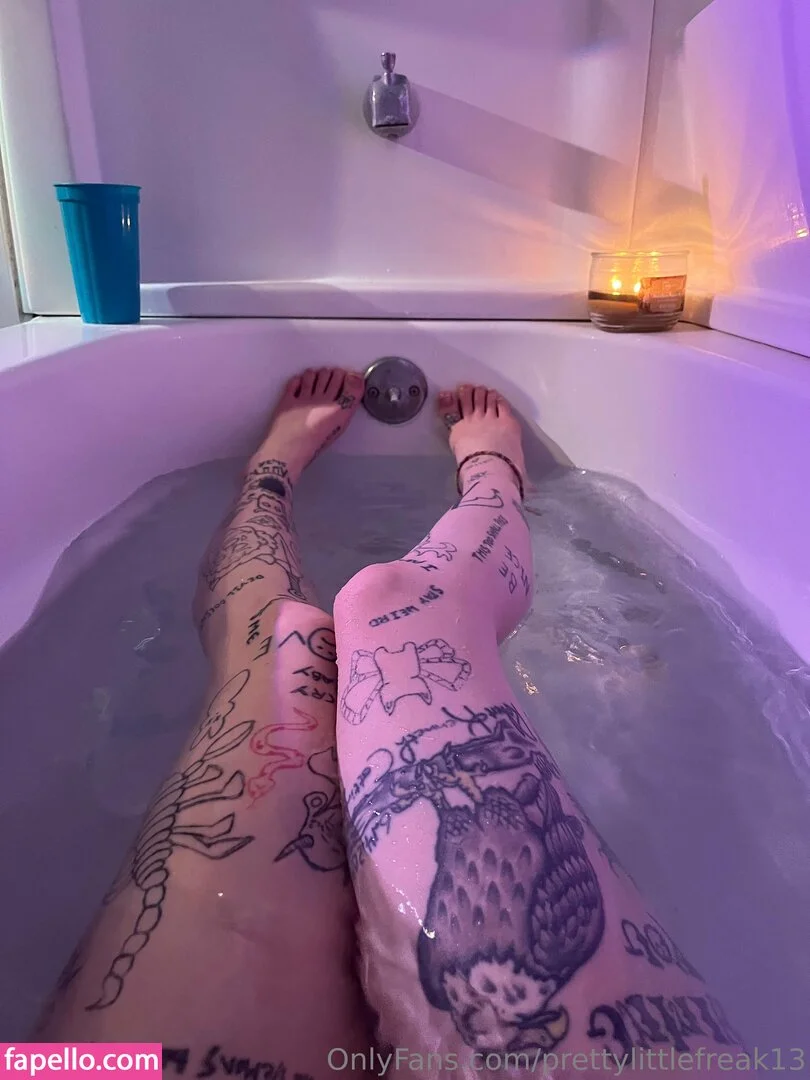 pre.ttylil13 / prettylittlefreak13 Onlyfans Photo Gallery 