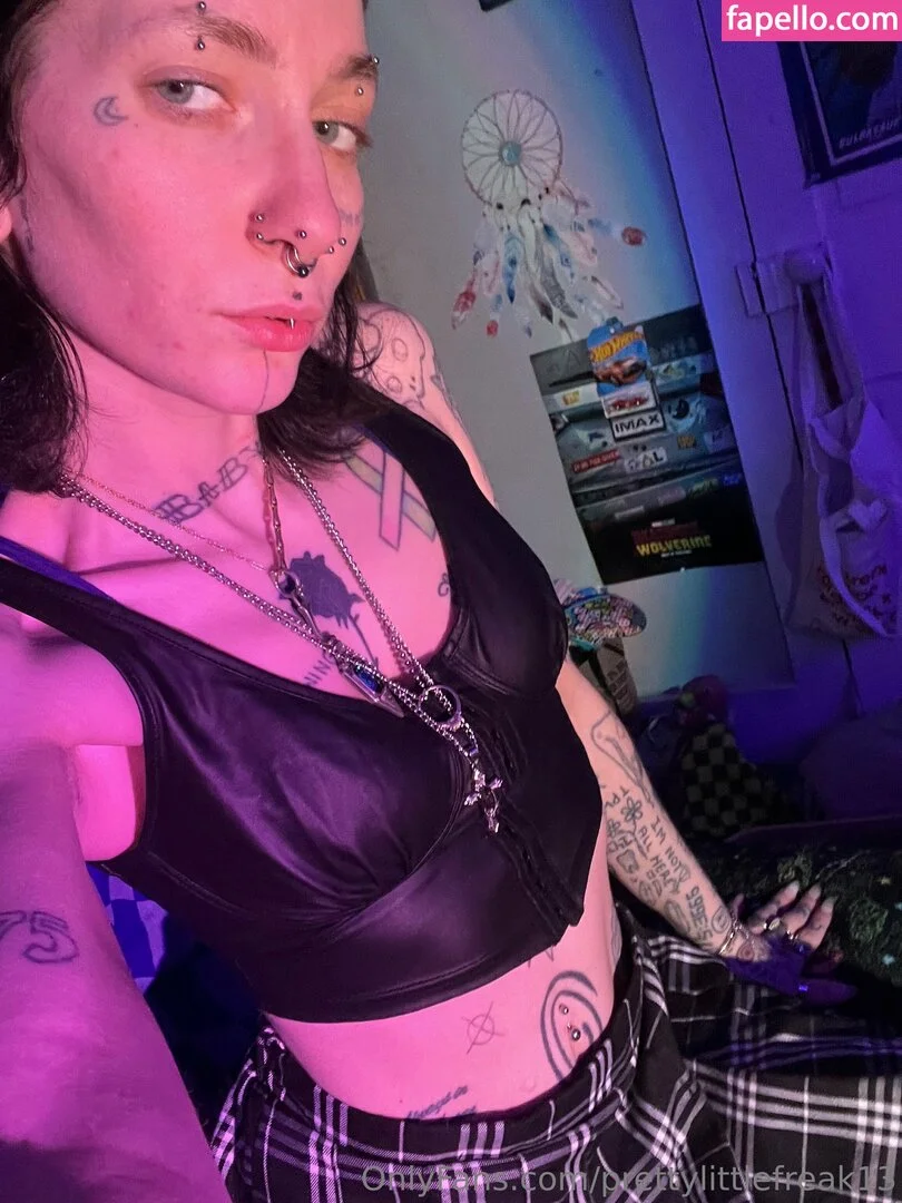 pre.ttylil13 / prettylittlefreak13 Onlyfans Photo Gallery 