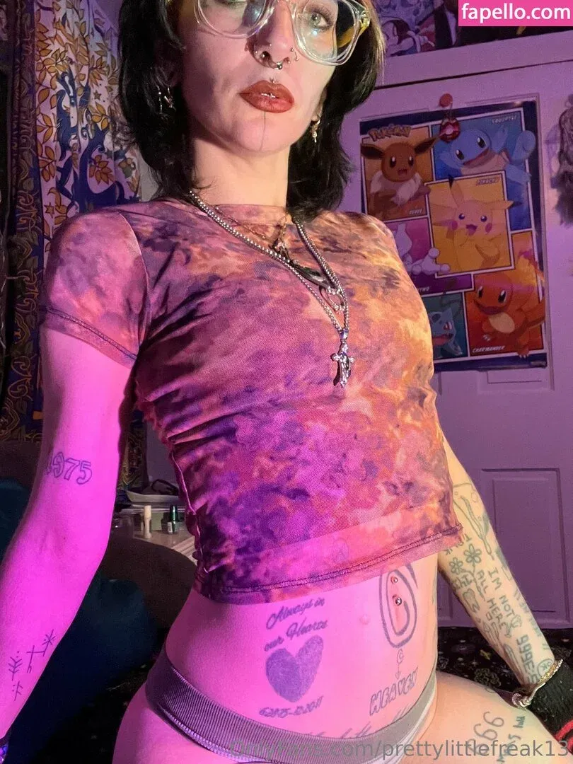 pre.ttylil13 / prettylittlefreak13 Onlyfans Photo Gallery 