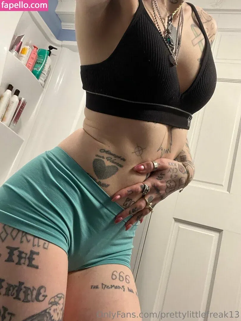 pre.ttylil13 / prettylittlefreak13 Onlyfans Photo Gallery 