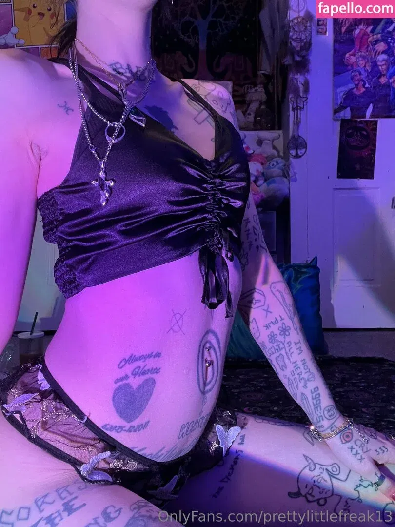 pre.ttylil13 / prettylittlefreak13 Onlyfans Photo Gallery 