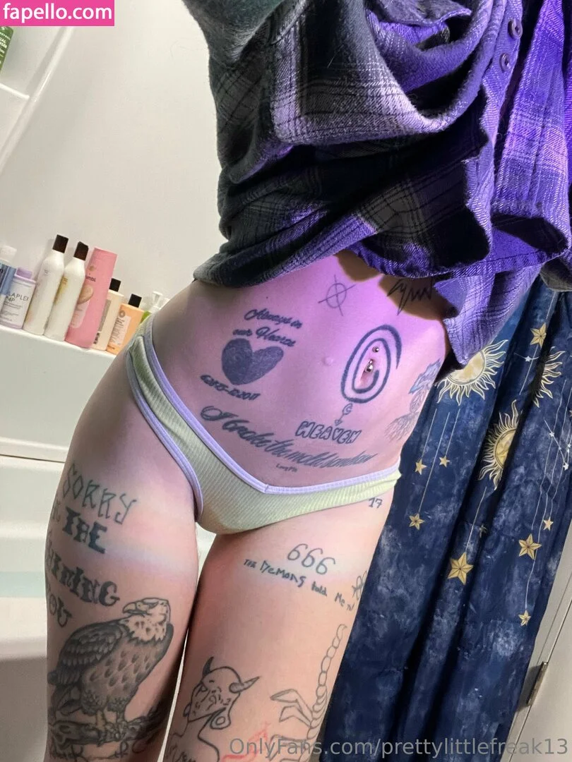 pre.ttylil13 / prettylittlefreak13 Onlyfans Photo Gallery 