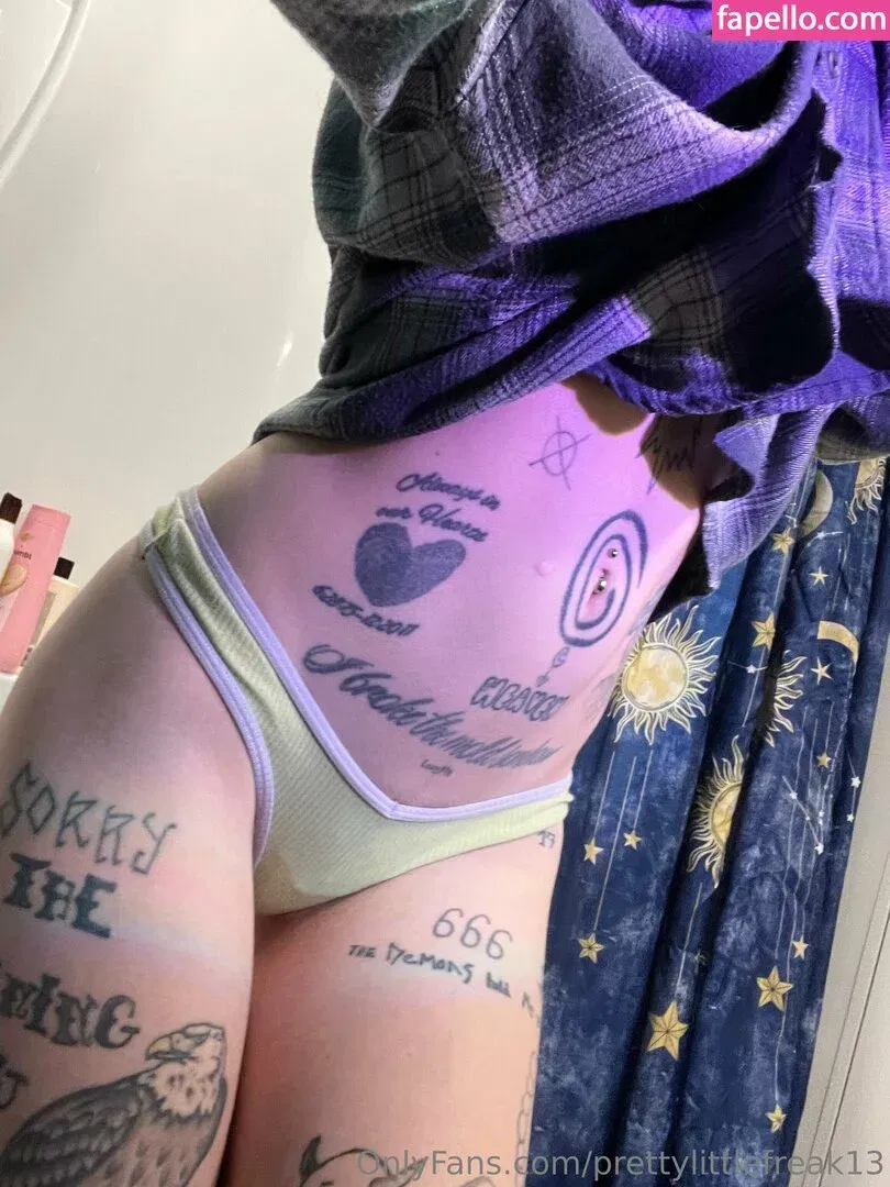 pre.ttylil13 / prettylittlefreak13 Onlyfans Photo Gallery 