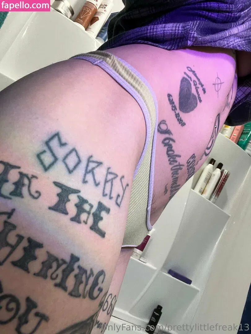 pre.ttylil13 / prettylittlefreak13 Onlyfans Photo Gallery 