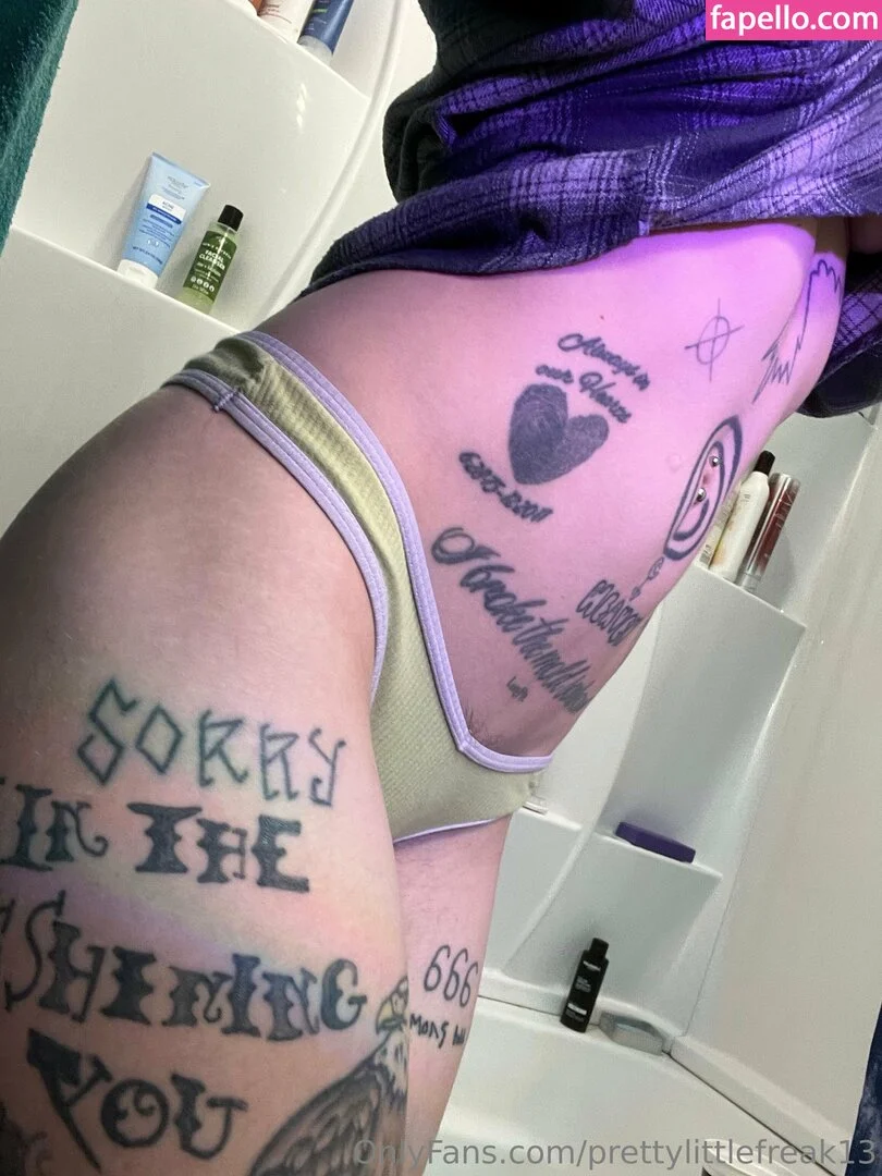 pre.ttylil13 / prettylittlefreak13 Onlyfans Photo Gallery 