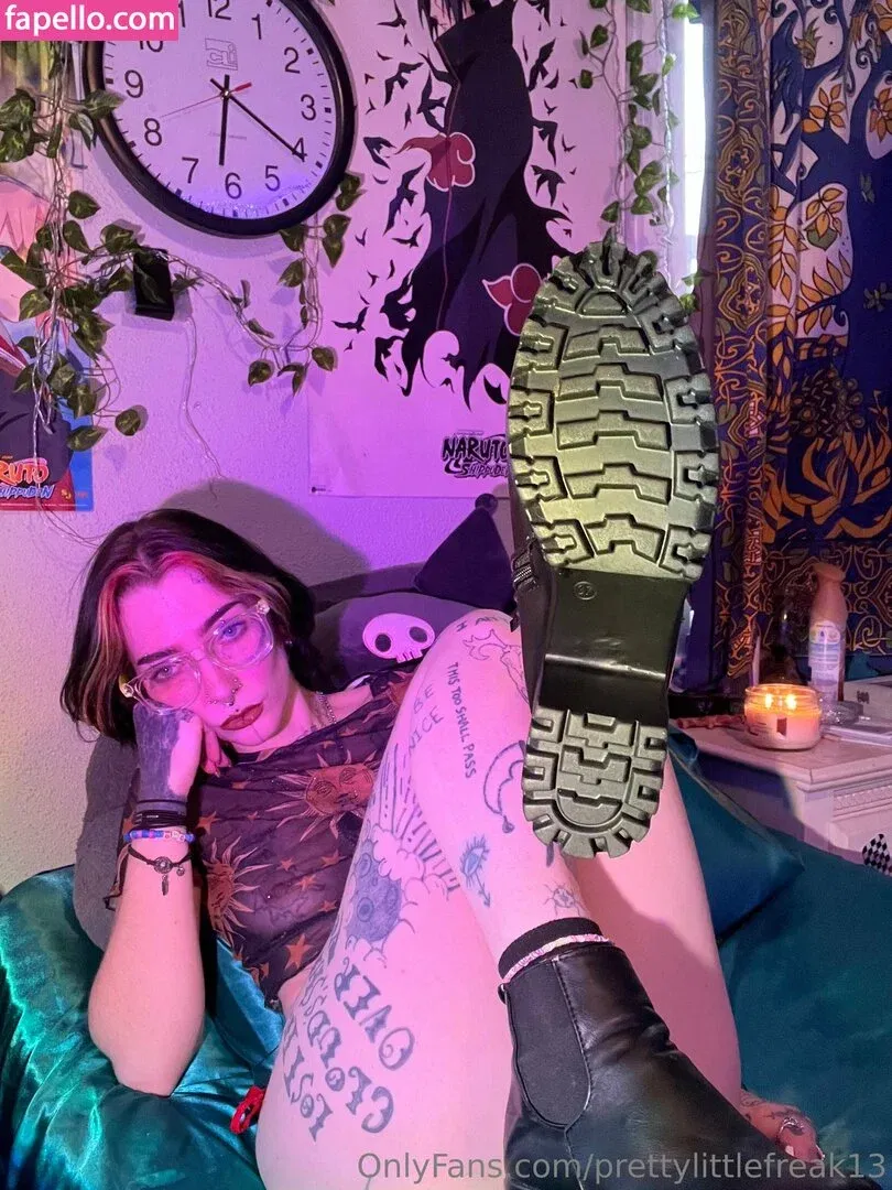 pre.ttylil13 / prettylittlefreak13 Onlyfans Photo Gallery 