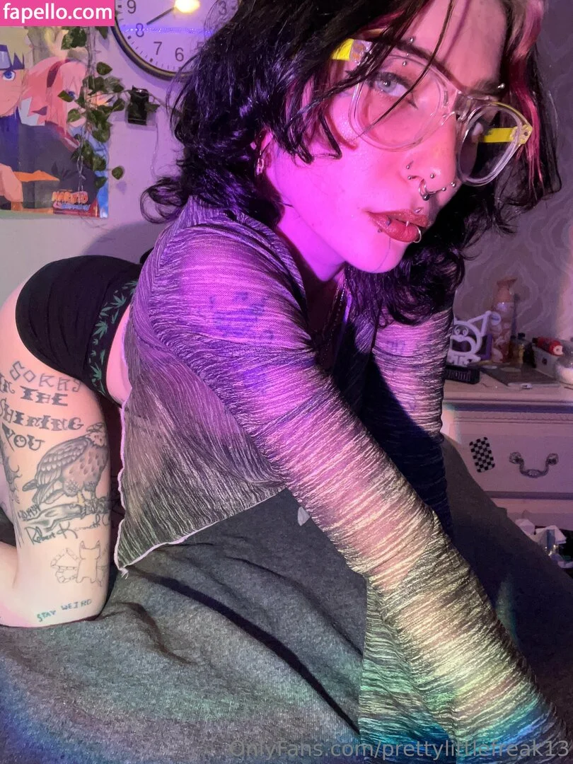 pre.ttylil13 / prettylittlefreak13 Onlyfans Photo Gallery 