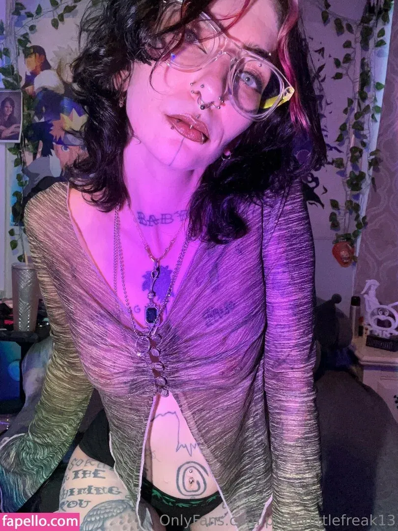 pre.ttylil13 / prettylittlefreak13 Onlyfans Photo Gallery 