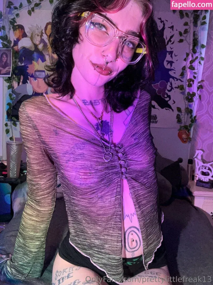 pre.ttylil13 / prettylittlefreak13 Onlyfans Photo Gallery 