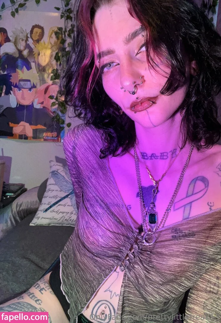 pre.ttylil13 / prettylittlefreak13 Onlyfans Photo Gallery 