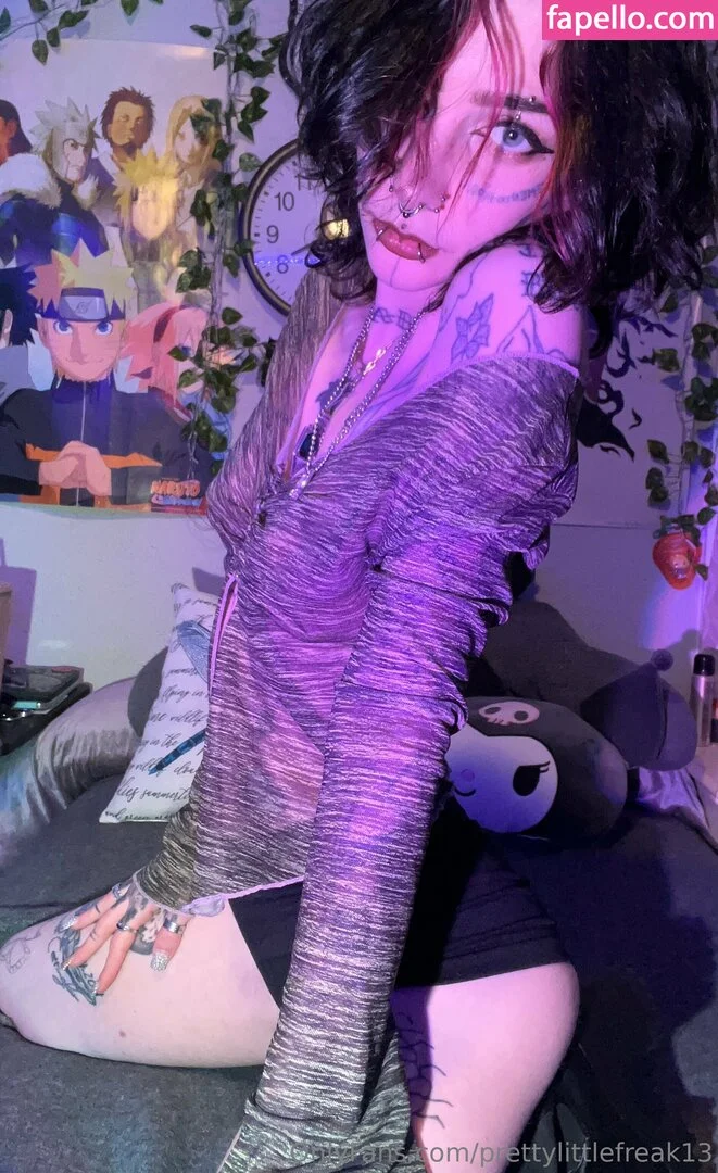 pre.ttylil13 / prettylittlefreak13 Onlyfans Photo Gallery 