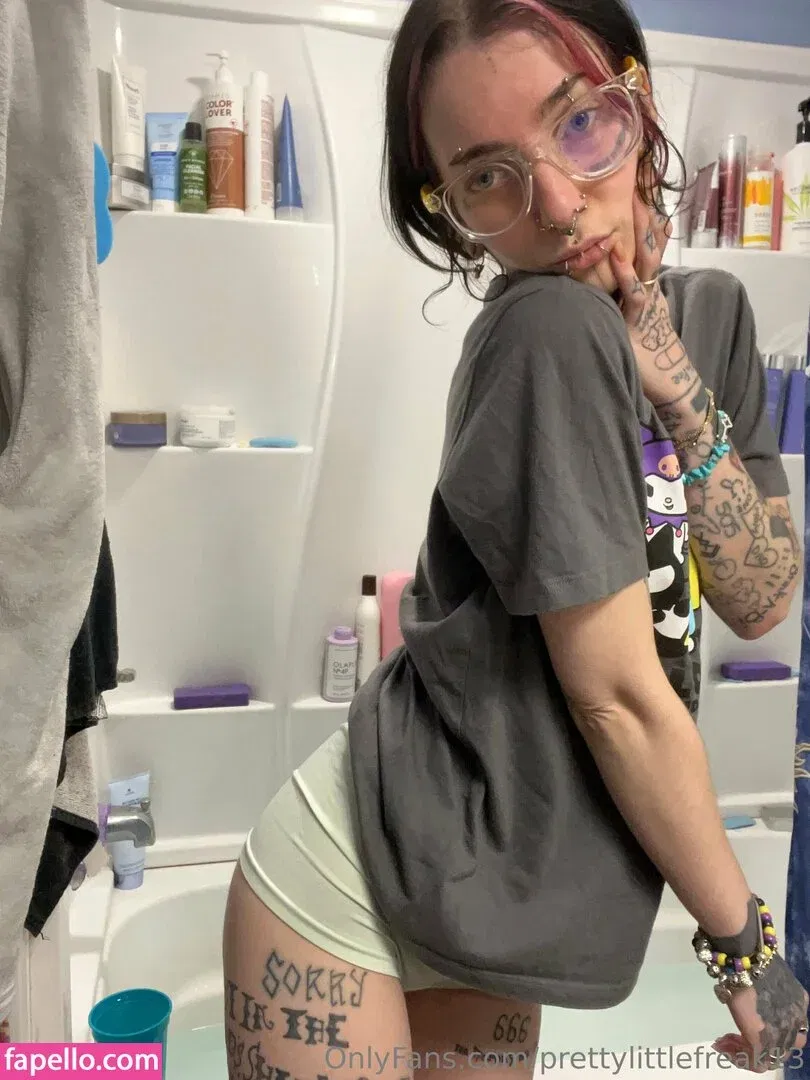 pre.ttylil13 / prettylittlefreak13 Onlyfans Photo Gallery 