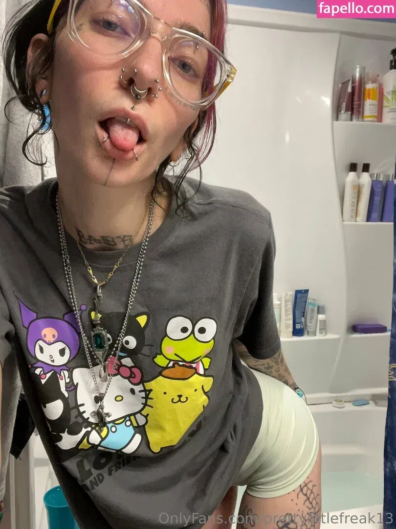 pre.ttylil13 / prettylittlefreak13 Onlyfans Photo Gallery 