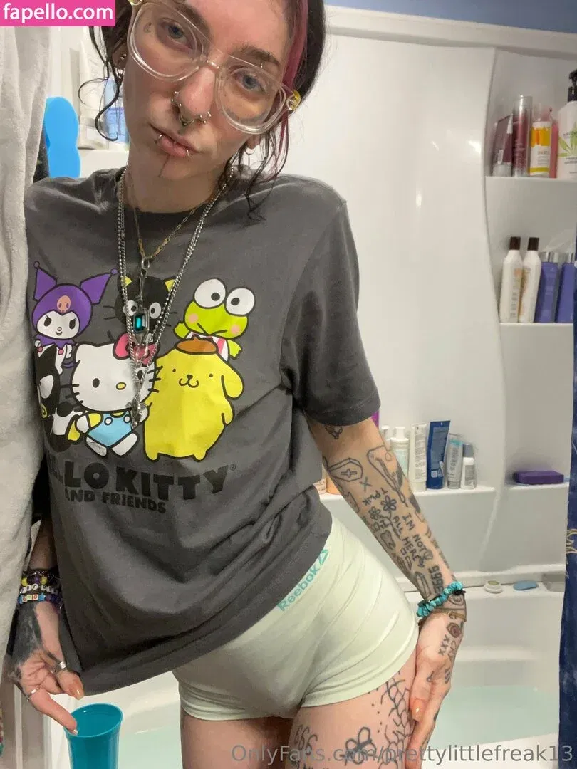 pre.ttylil13 / prettylittlefreak13 Onlyfans Photo Gallery 