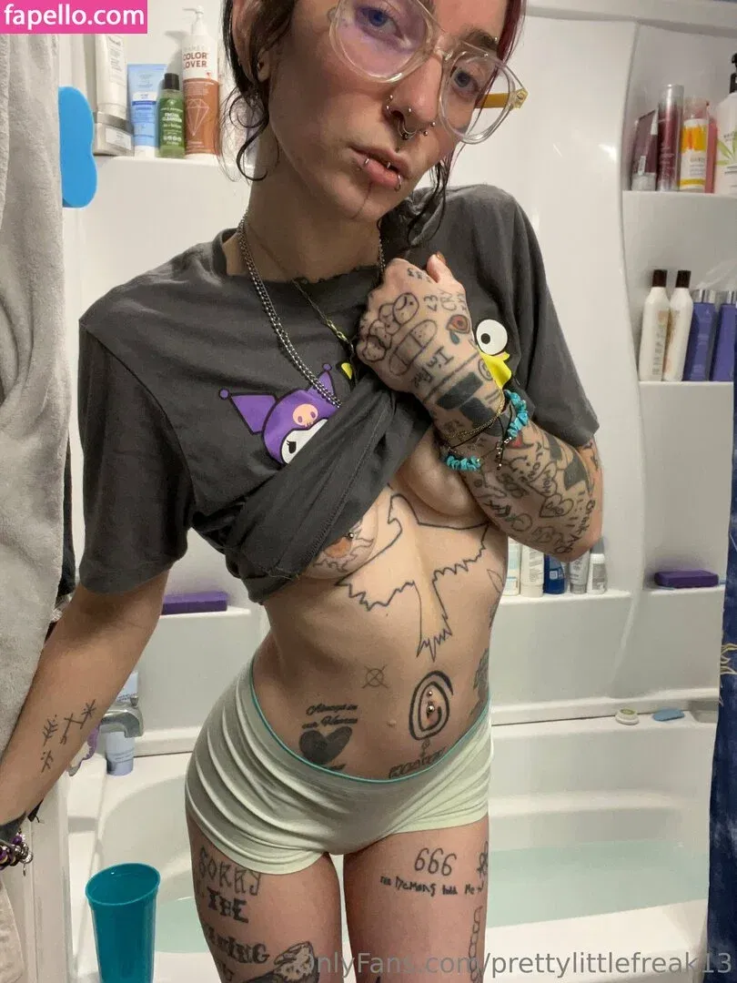 pre.ttylil13 / prettylittlefreak13 Onlyfans Photo Gallery 