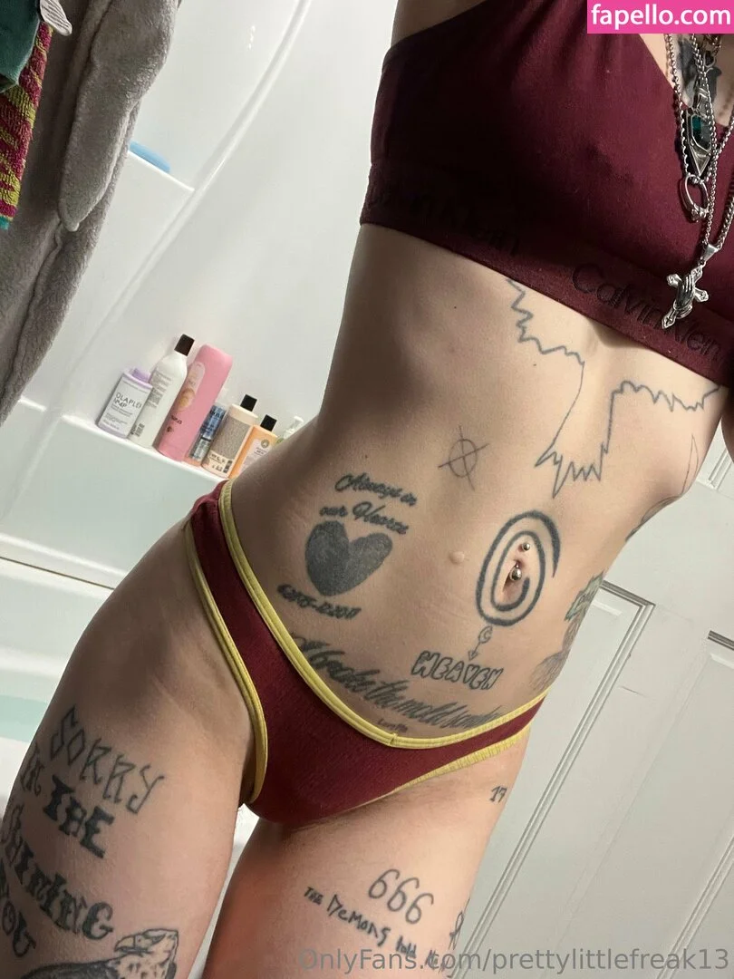 pre.ttylil13 / prettylittlefreak13 Onlyfans Photo Gallery 