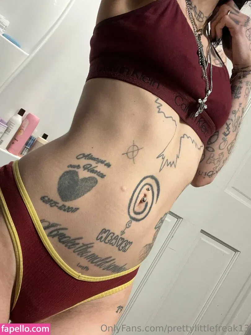 pre.ttylil13 / prettylittlefreak13 Onlyfans Photo Gallery 