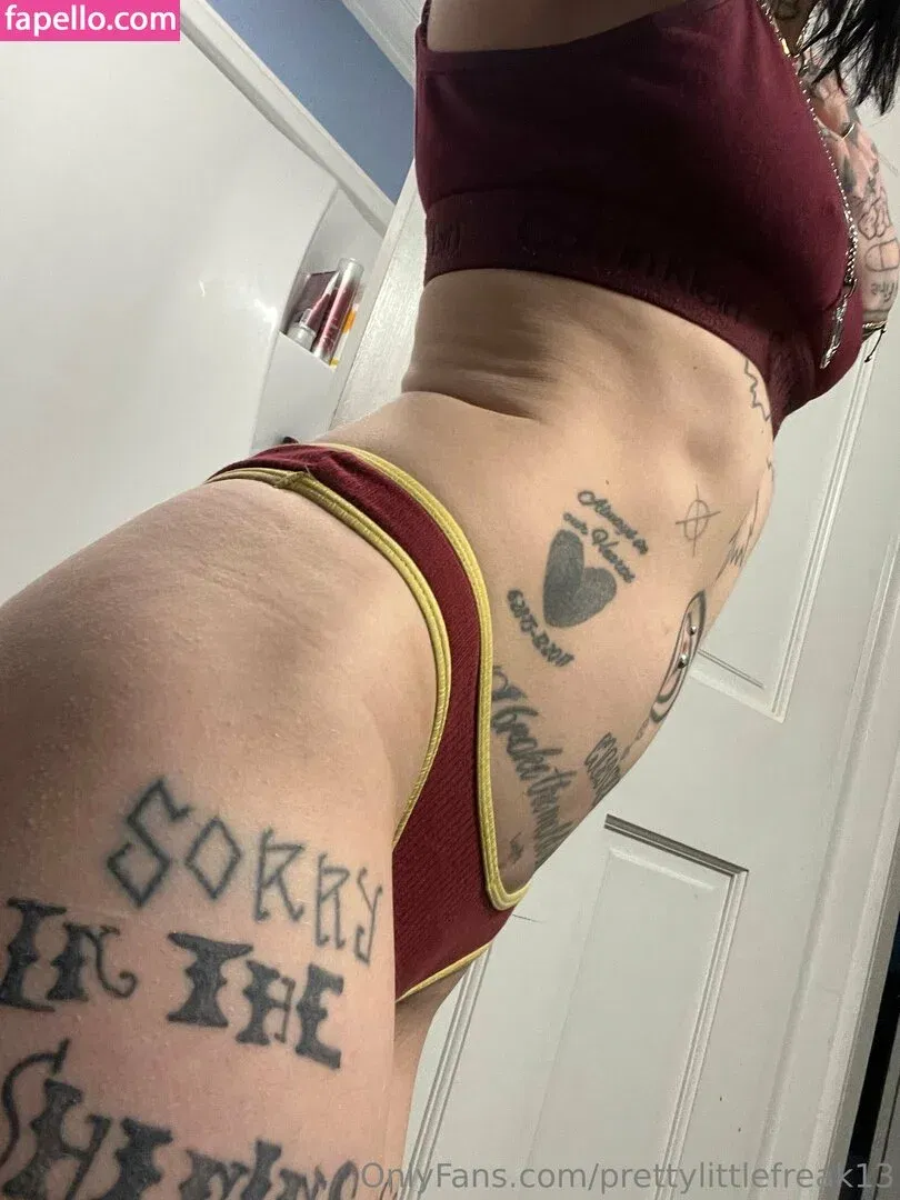 pre.ttylil13 / prettylittlefreak13 Onlyfans Photo Gallery 
