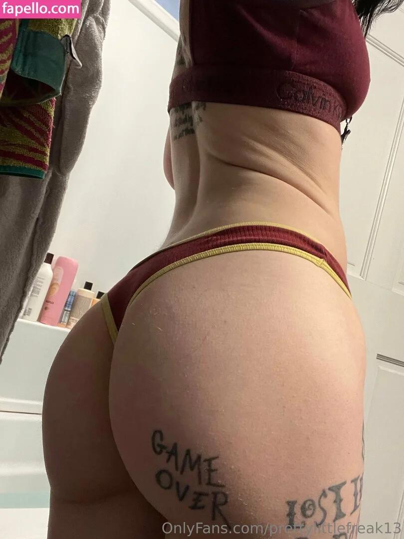 pre.ttylil13 / prettylittlefreak13 Onlyfans Photo Gallery 