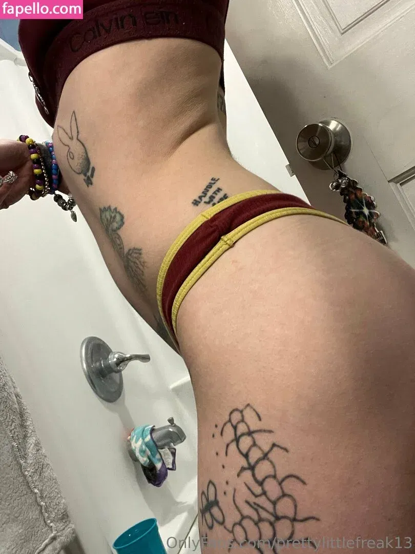 pre.ttylil13 / prettylittlefreak13 Onlyfans Photo Gallery 