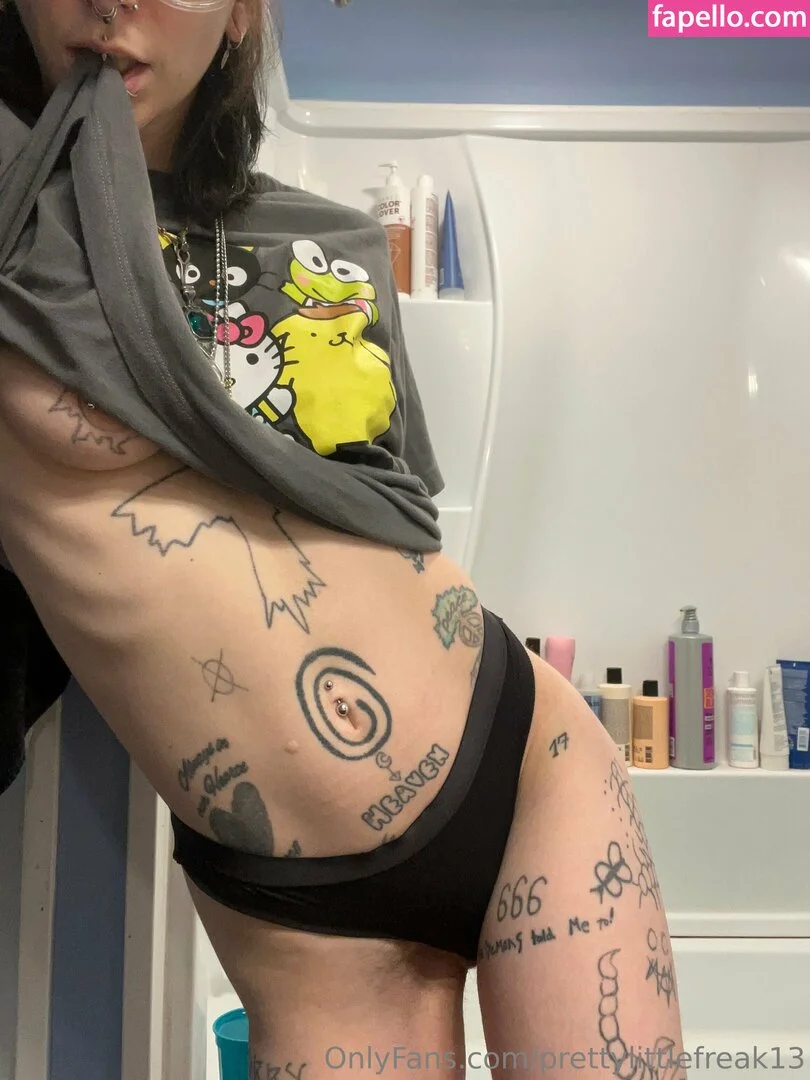 pre.ttylil13 / prettylittlefreak13 Onlyfans Photo Gallery 