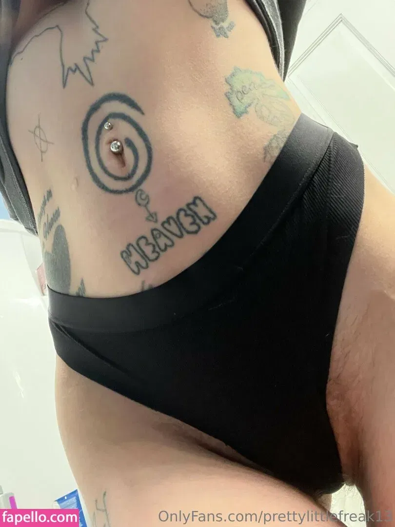 pre.ttylil13 / prettylittlefreak13 Onlyfans Photo Gallery 