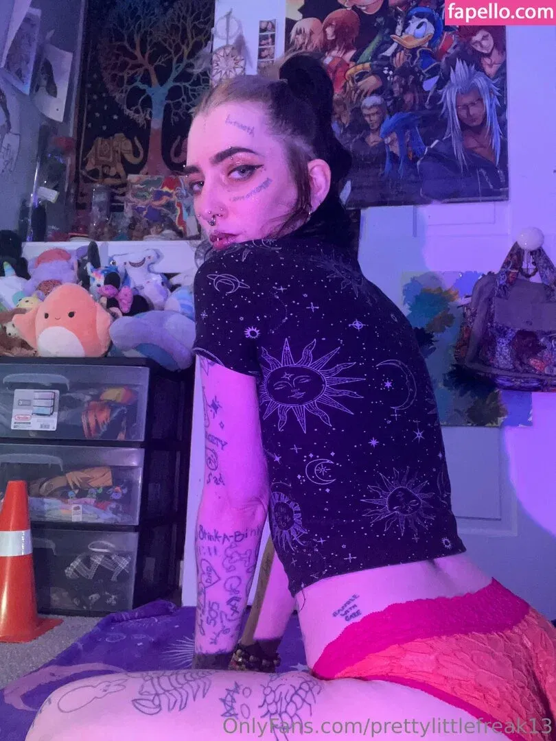 pre.ttylil13 / prettylittlefreak13 Onlyfans Photo Gallery 