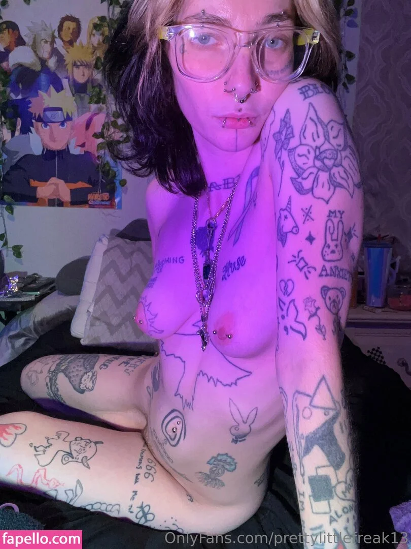 pre.ttylil13 / prettylittlefreak13 Onlyfans Photo Gallery 